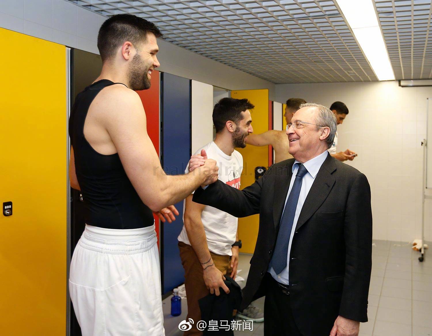 加时末段上海海港备战欧冠，更衣室发声细节曝光，质疑声仍在，轮换策略成焦点的简单介绍