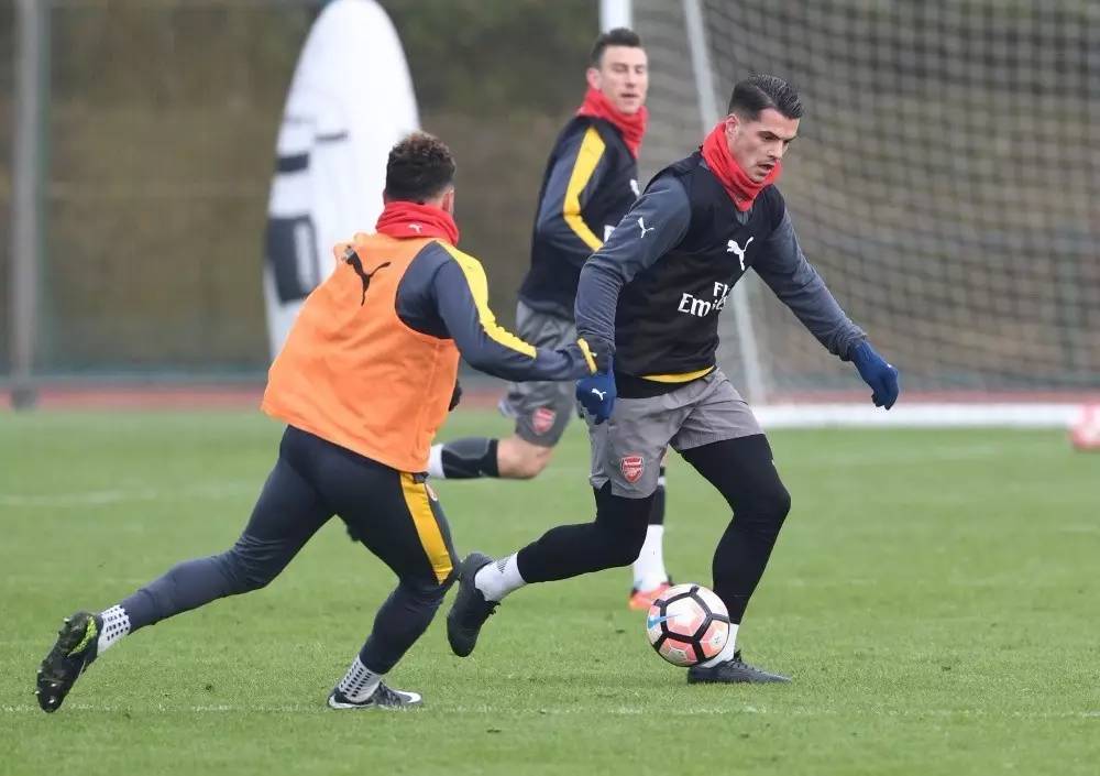 今晨体能课后,洛杉矶湖人远射贴柱备战足总杯,更衣室稳定,更衣室氛围转暖的简单介绍 今晨体能课后,洛杉矶湖人远射贴柱备战足总杯,更衣室稳定,更衣室氛围转暖的简单介绍