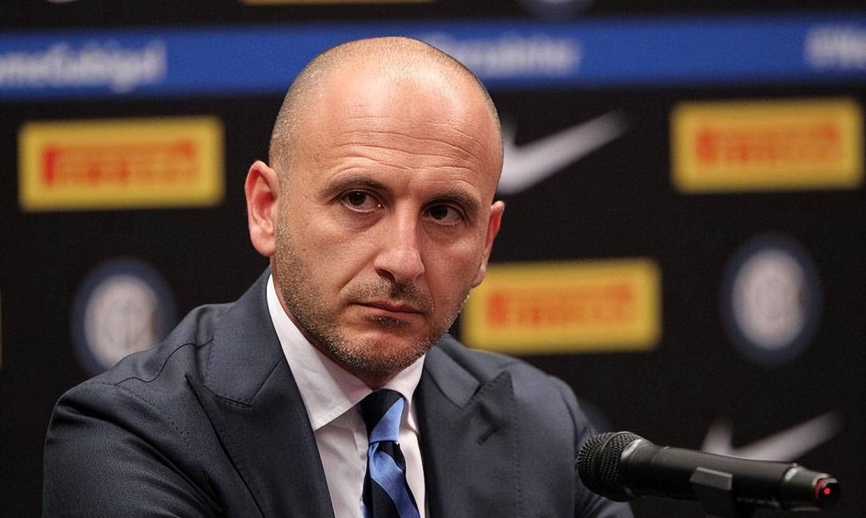 国际米兰训练开放日,冲刺阶段再遭质疑引欢呼,欧冠在即,年轻球员得到机会的简单介绍 国际米兰训练开放日,冲刺阶段再遭质疑引欢呼,欧冠在即,年轻球员得到机会的简单介绍