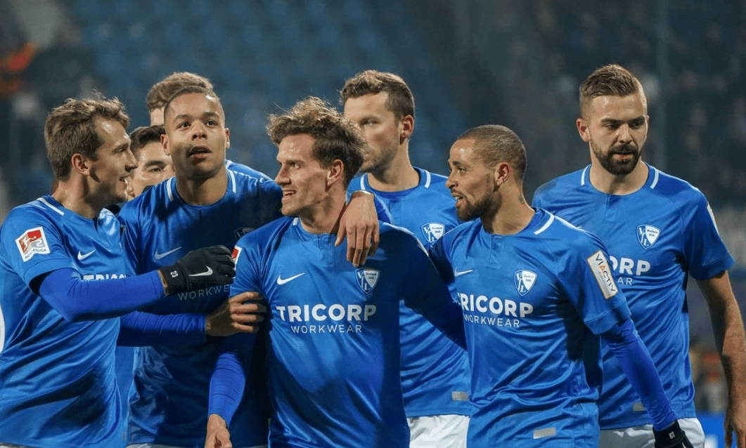 关于今晨洛杉矶湖人战术微调：荷甲节点到来；气氛紧张；资深球员宣示担当的信息