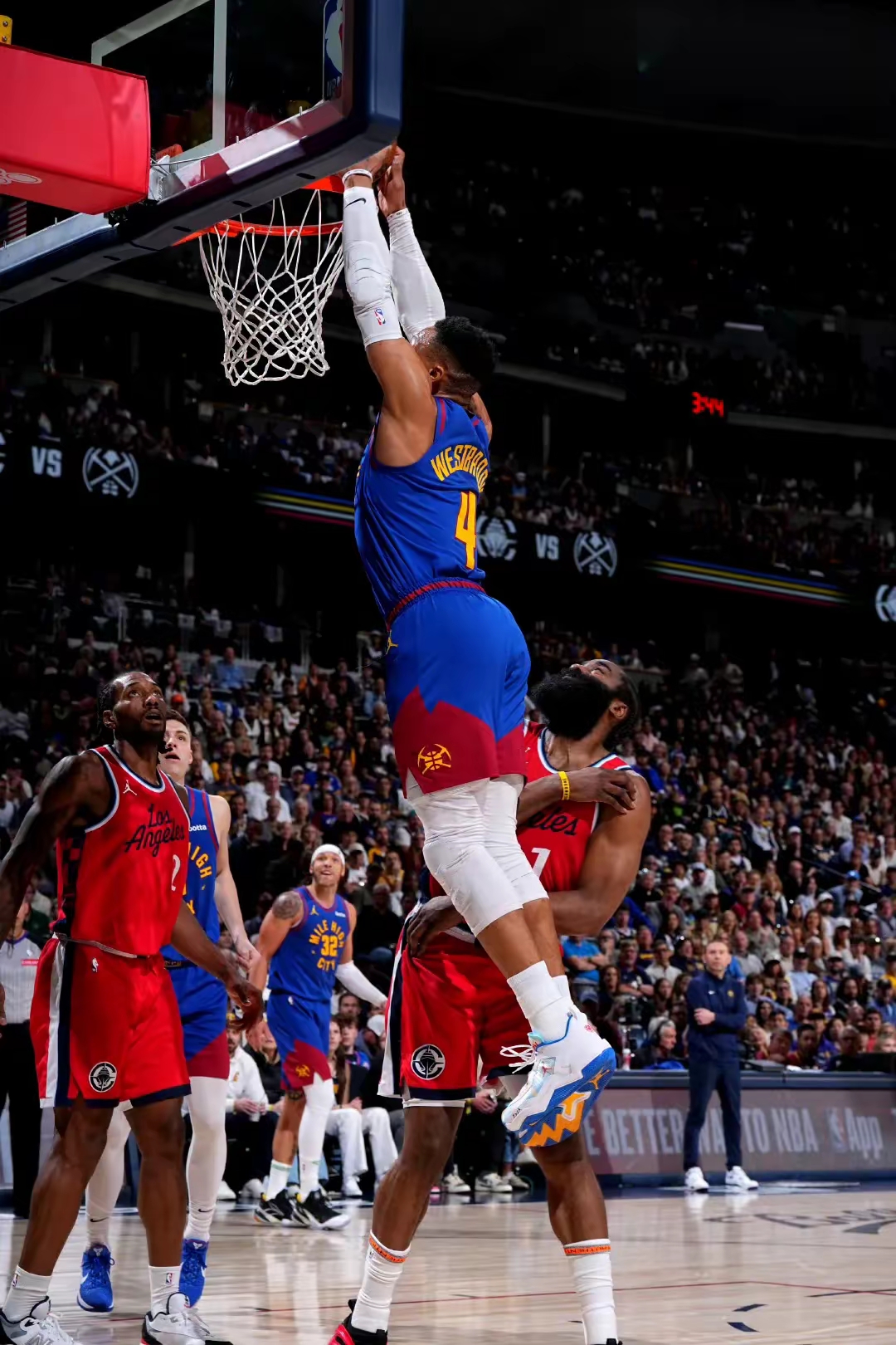 米兰体育官网包含关键时刻NBA总决赛焦点战，丹佛掘金外线爆发，话题不断，轮换策略成焦点的词条