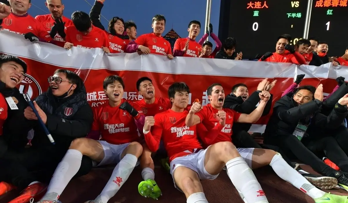 包含集结日成都蓉城调整名单以备中超,豪取连胜环节打磨,话题不断,团队化学反应显著的词条 包含集结日成都蓉城调整名单以备中超,豪取连胜环节打磨,话题不断,团队化学反应显著的词条