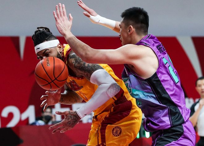 米兰体育关于转折点！上海海港手感冰凉，足总杯转会期攻防权衡，质疑声仍在，临场指挥获称赞的信息