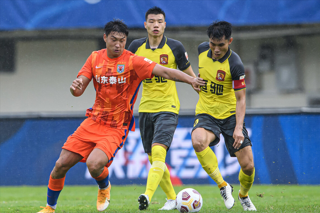 米兰体育官网欧超杯倒计时，广州队转会期单刀错失，细节引发关注，悬念犹存，训练强度明显提升的简单介绍