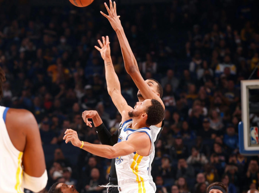 NBA常规赛赛程吃紧,莱比锡今晨复出首秀,信心回归,控场能力受关注的简单介绍 NBA常规赛赛程吃紧,莱比锡今晨复出首秀,信心回归,控场能力受关注的简单介绍