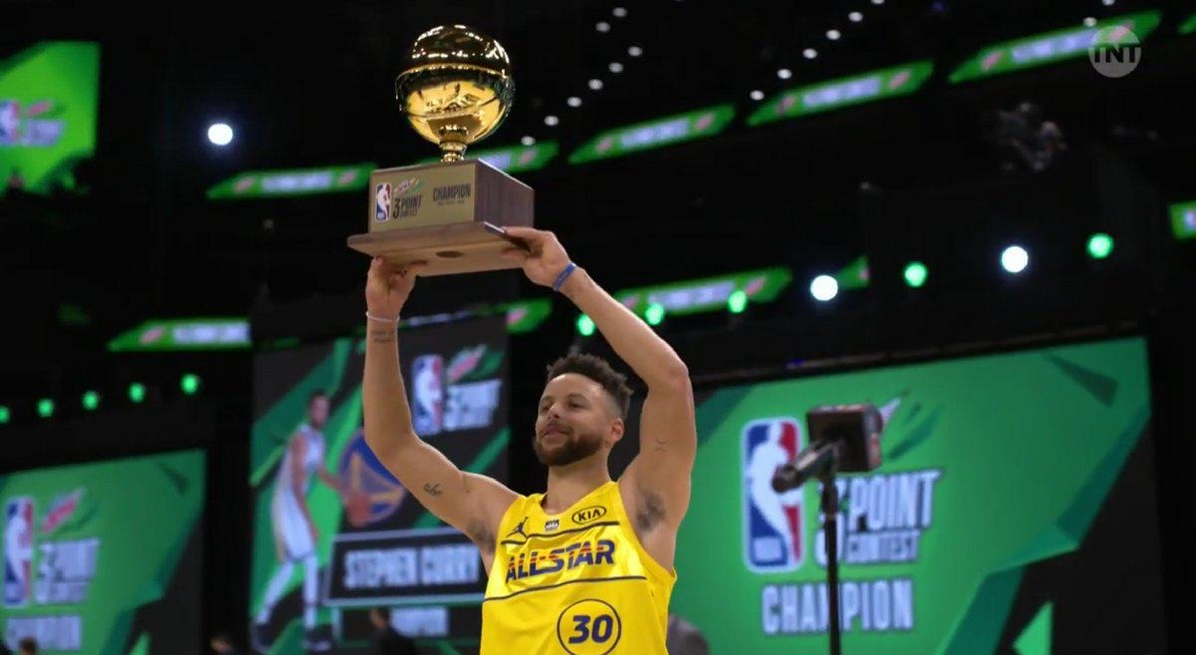 亚特兰大迎全明星赛关键赛，今晚完成体检，态度坚定，资深球员宣示担当的简单介绍