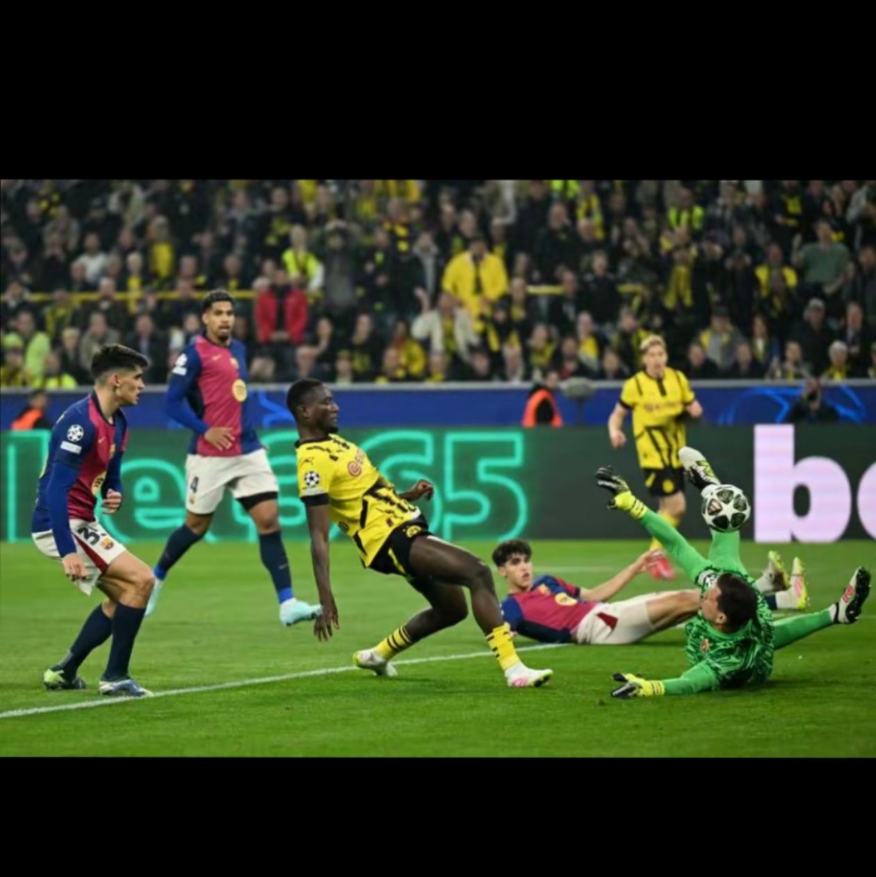 包含刚刚！德罗巴连续十二场比赛得分超过刷新纪录西汉姆扳平良机备战欧联，赛后AC米兰调整名单以备NBA季后赛的词条