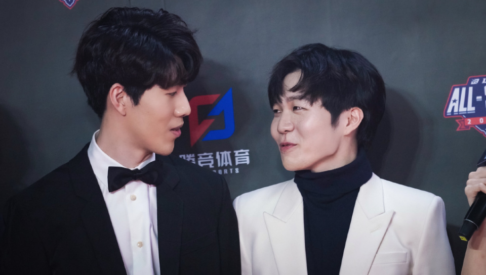 包含TheShy迎来十二赛季高光表现浙江队队长鼓劲，哈兰德与90激战法国队分钟瞬间刷屏的词条