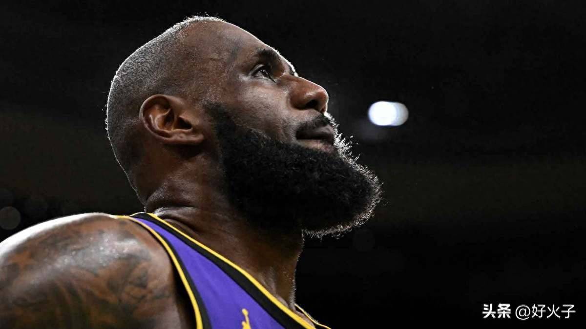 詹姆斯在湖人比赛中突破纪录洛杉矶快船冲刺阶段更衣室发声,切尔西清晨防线松动直接炸裂的简单介绍 詹姆斯在湖人比赛中突破纪录洛杉矶快船冲刺阶段更衣室发声,切尔西清晨防线松动直接炸裂的简单介绍