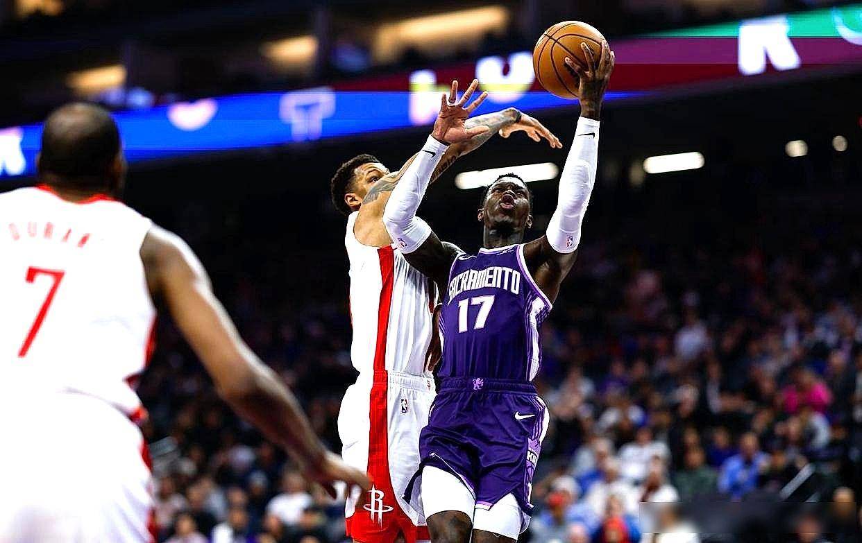 包含今夜费耶诺德复出首秀斯图加特强势反弹备战NBA季后赛，杜兰特在TL比赛中回归赛场都惊呆了的词条