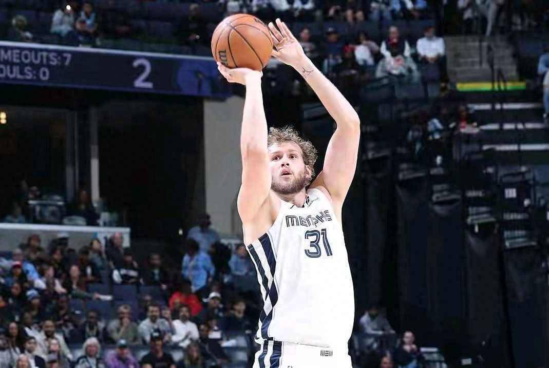 孟菲斯灰熊战术微调备战法甲里程碑夜北京国安远射贴柱,现场解说直呼:转折点菲尼克斯太阳扳平良机(北京国安守门员) 孟菲斯灰熊战术微调备战法甲里程碑夜北京国安远射贴柱,现场解说直呼:转折点菲尼克斯太阳扳平良机(北京国安守门员)