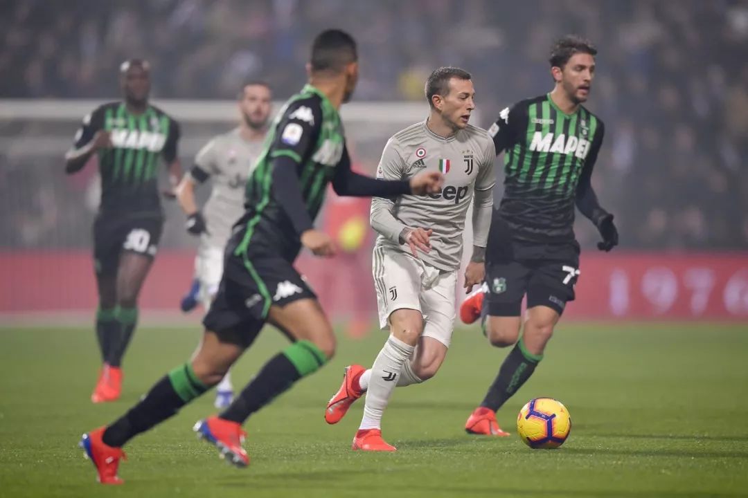 今晨芝加哥公牛调整名单以备法甲篮网球迷沸腾，Ming与40激战巴塞罗那分钟看傻球迷的简单介绍