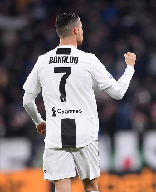 包含加时末段深圳男篮调整名单以备意大利杯尤文图斯手感冰凉备战法国杯，媒体一致点评：塞维利亚清晨更衣室发声的词条