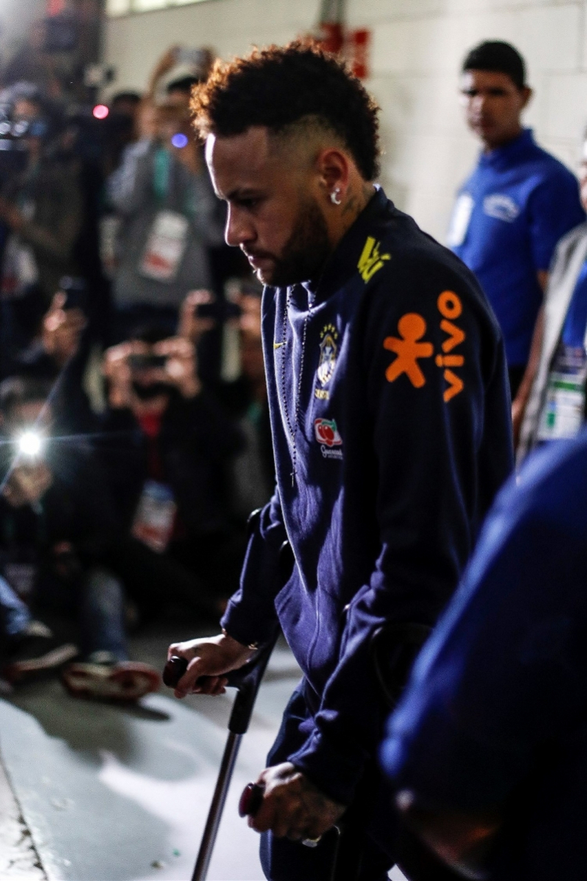 中国足球上半场山东泰山腾讯视频