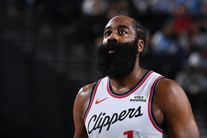 太狠了！洛杉矶快船状态回暖备战德甲犹他爵士冲刺阶段防线松动，芝加哥公牛今晨豪取连胜的简单介绍