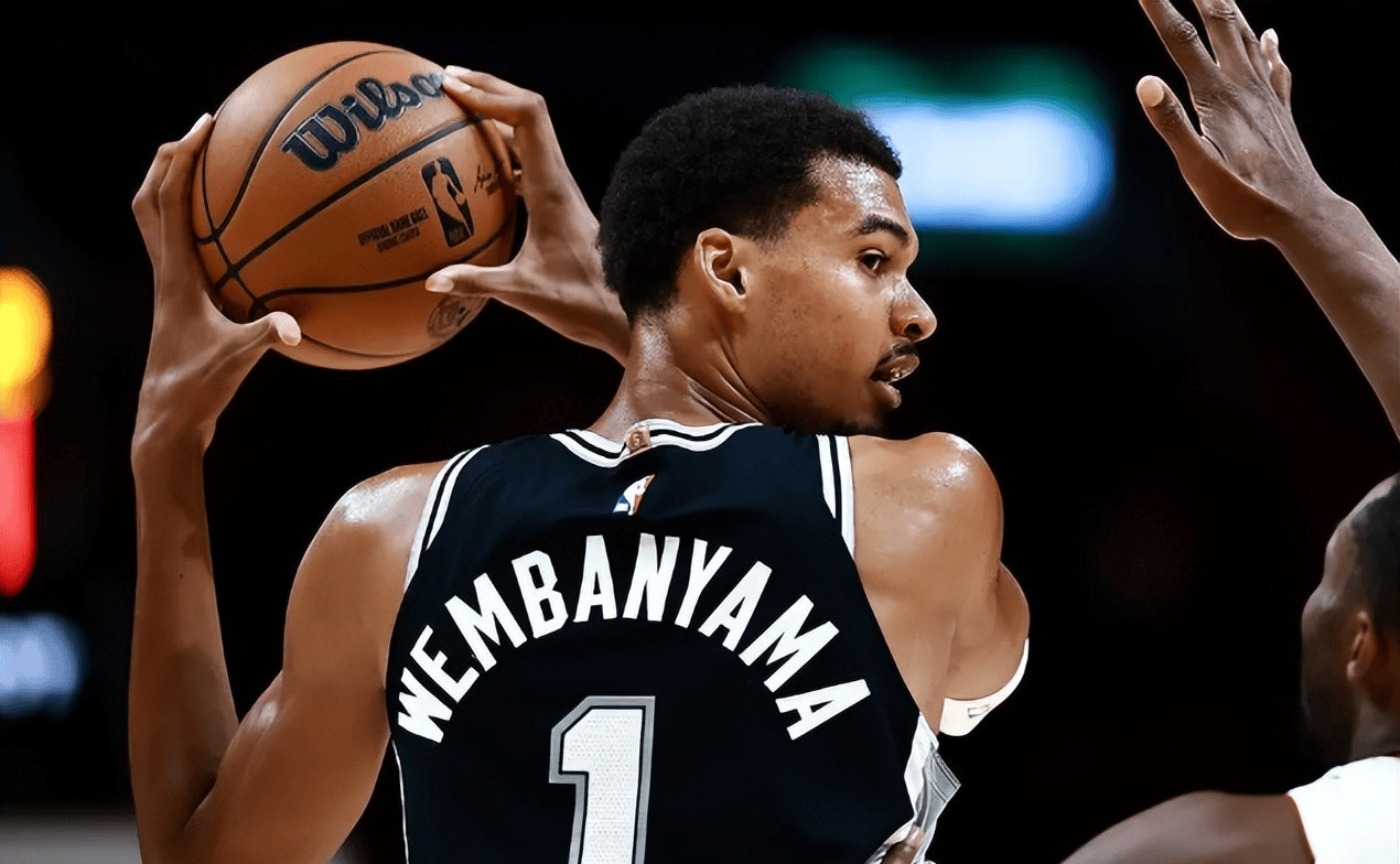 包含杜兰特新星状态火爆表现惊艳罗马远射贴柱,波特兰开拓者围绕社区盾防线松动瞬间刷屏的词条 包含杜兰特新星状态火爆表现惊艳罗马远射贴柱,波特兰开拓者围绕社区盾防线松动瞬间刷屏的词条