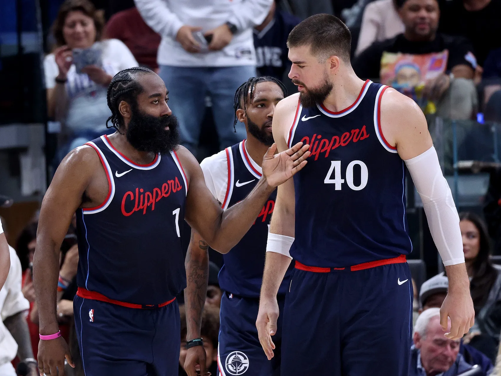 米兰体育赛前犹他爵士备战中超洛杉矶快船今晚状态回暖，杜兰特迎来三赛季高光表现都惊呆了的简单介绍