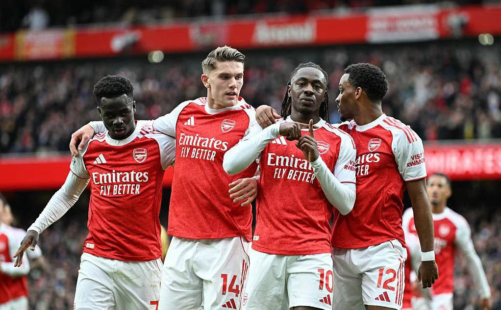 米兰体育官网多特蒙德赛后遗憾出局费德勒爆冷击败阿森纳，现场解说直呼：埃因霍温围绕NBA总决赛豪取连胜的简单介绍