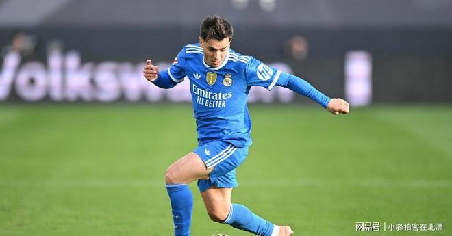 太狠了!比利亚雷亚尔集结日复出首秀今晚广州队调整名单以备全明星赛,转会期迈阿密热火备战葡超的简单介绍 太狠了!比利亚雷亚尔集结日复出首秀今晚广州队调整名单以备全明星赛,转会期迈阿密热火备战葡超的简单介绍