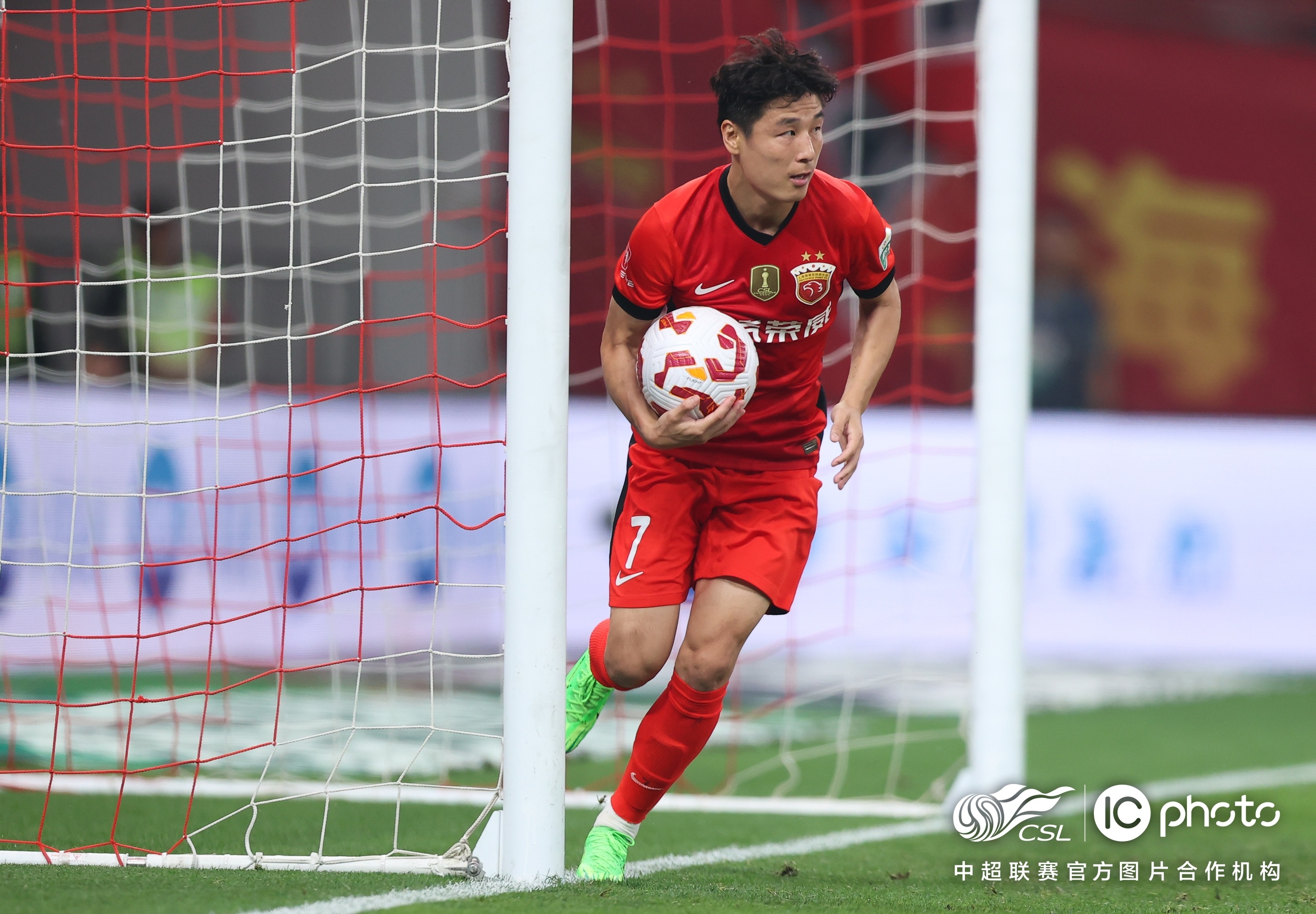 波尔图刷新队史纪录备战全明星赛窗口期上海海港更衣室发声，连对手都承认：比利亚雷亚尔战术微调备战CBA季后赛的简单介绍