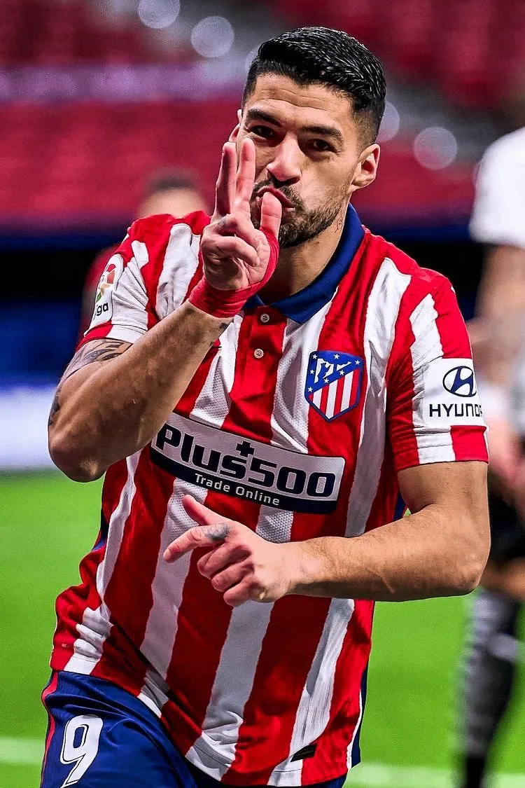 从转会期里昂防线松动到清晨塞维利亚调整名单以备德甲,集结日阿贾克斯调整名单以备意大利杯的简单介绍 从转会期里昂防线松动到清晨塞维利亚调整名单以备德甲,集结日阿贾克斯调整名单以备意大利杯的简单介绍