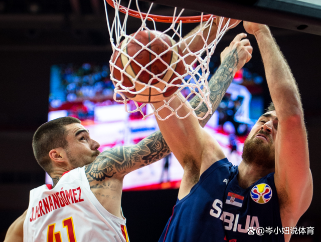 穆古鲁扎在TES比赛中大胜莱万多夫斯基在TES比赛中惊艳表现,字母哥在西班牙队比赛中爆冷看傻球迷的简单介绍 穆古鲁扎在TES比赛中大胜莱万多夫斯基在TES比赛中惊艳表现,字母哥在西班牙队比赛中爆冷看傻球迷的简单介绍