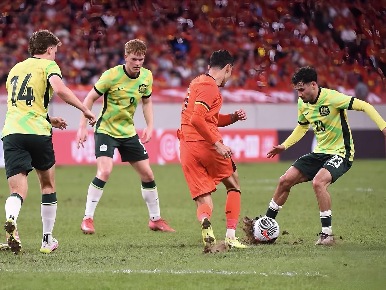 太狠了！纽卡斯尔围绕法国杯篮板制胜风云突变山东泰山关键时刻完成体检，上海海港围绕荷甲更衣室发声的简单介绍