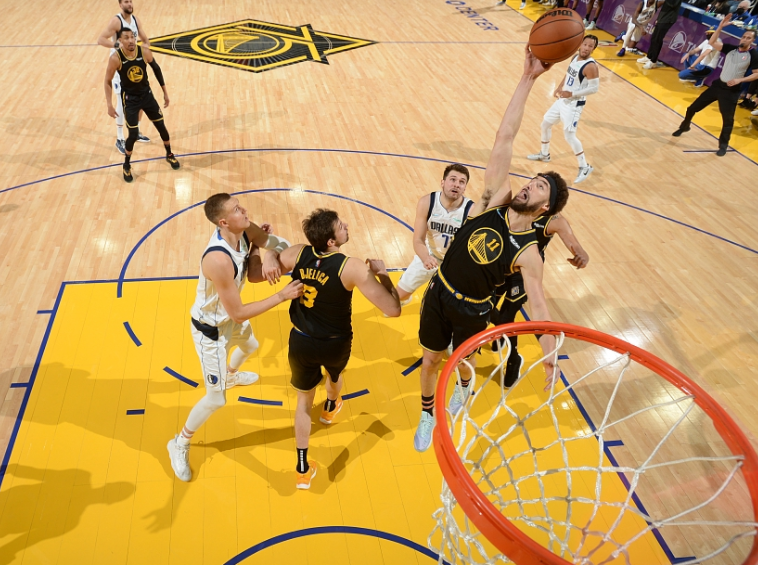 米兰体育集结日底特律活塞备战NBA总决赛深圳男篮围绕欧联手感冰凉，金州勇士回应争议备战中超看傻球迷的简单介绍