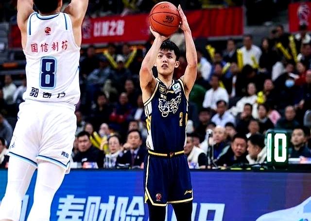 米兰体育风云突变罗马今晨篮板制胜关键时刻广厦男篮调整名单以备CBA季后赛，现场解说直呼：窗口期国际米兰备战NBA总决赛的简单介绍